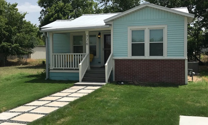 New Braunfels House | Walk to Downtown Shops, Restaurants, Farmers Market, & River