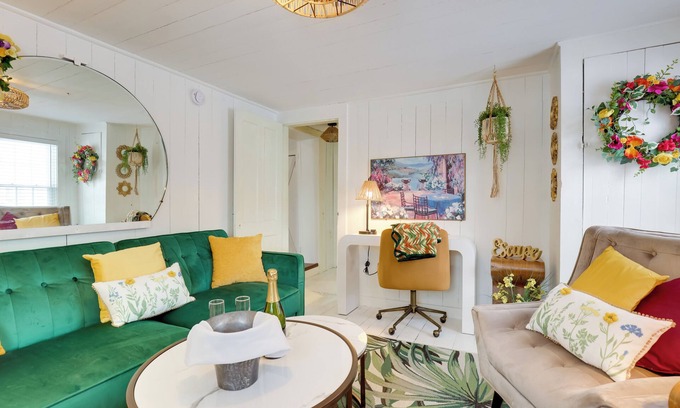 Hammondsport Apartment | Walk to Eats: Mtn-View Hammondsport Hideaway!