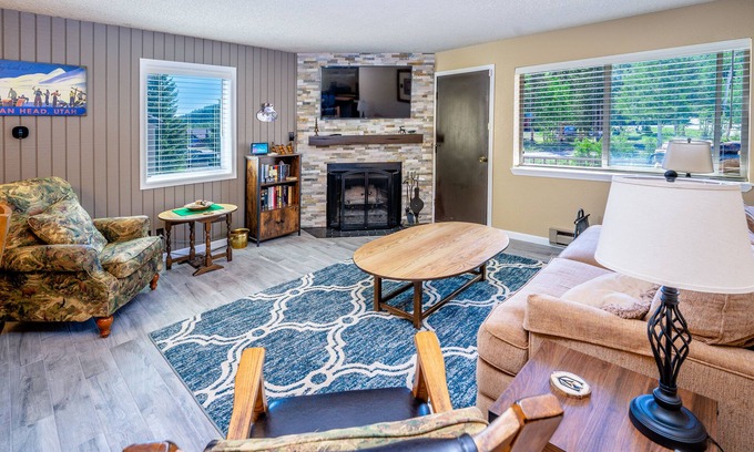 Brian Head Condo | Walk to Giant Steps from this cozy 2 bd/2ba with Private balcony & Mtn views.