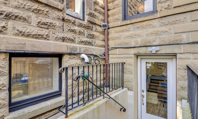 Hoboken Apartment | Walk to Hudson River Parks: Recently Renovated Apt