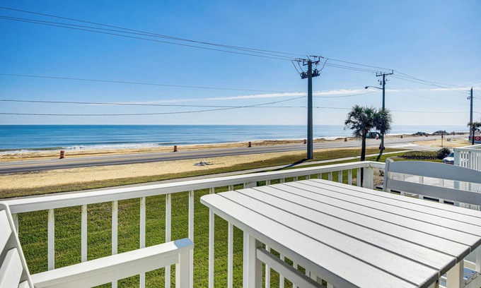 Glenwood House | Walk to Ocean: Family Retreat in Ormond Beach!