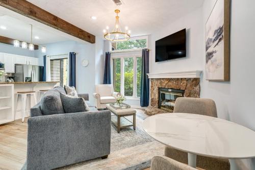 Wintergreen Apartment | Walk to Slopes Wintergreen Resort Condo with Pool