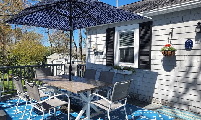 West Harwich House | WALK TO THE BEACH! 4 Bedroom W Harwich Home. Ready for Families. Dogs welcome!