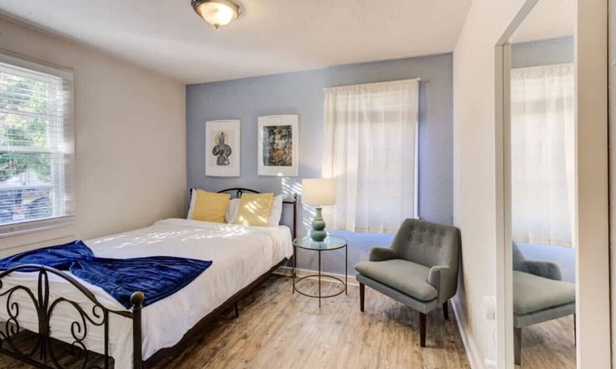 Midtown Apartment | Walk to the best of Midtown! Charming Cottage