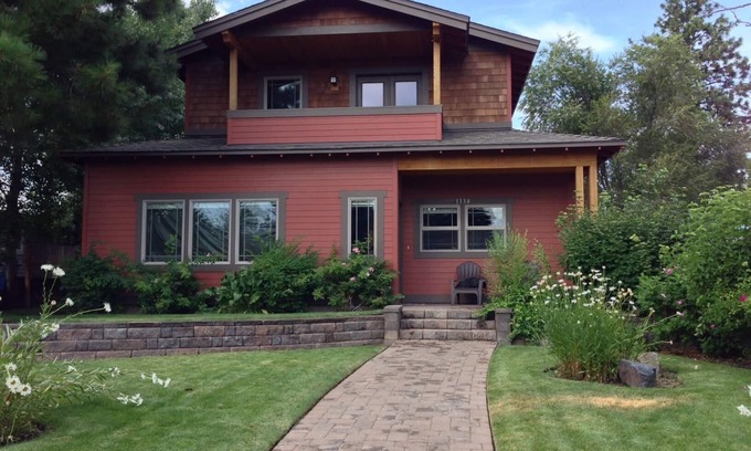 River West House | Walk to the river, Old Mill, 10 Barrel and more!