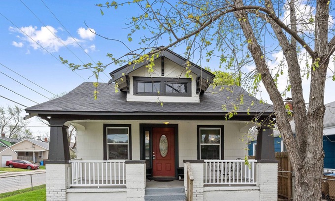 North Kansas City House | Walkable Pet Friendly North KC Bungalow!