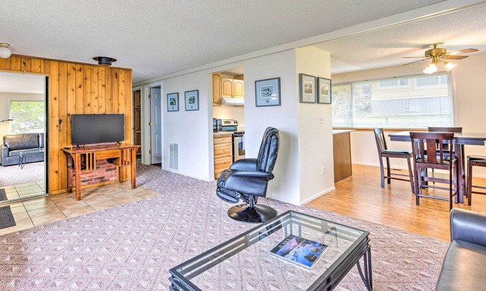 Sitka House | Walkable Sitka Getaway w/Community Perks!