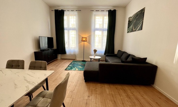 Zentrum-West Apartment | Walking distance to the center, near the arena