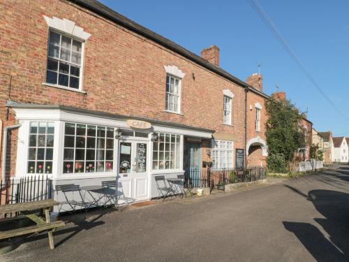 Dursley Apartment | Wards Court 1