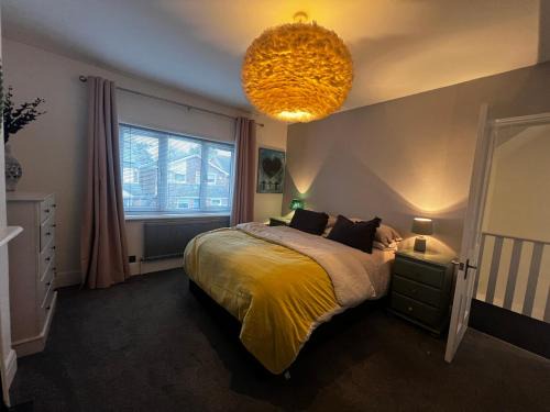 Chichester House | Warm and cosy city centre home near train station