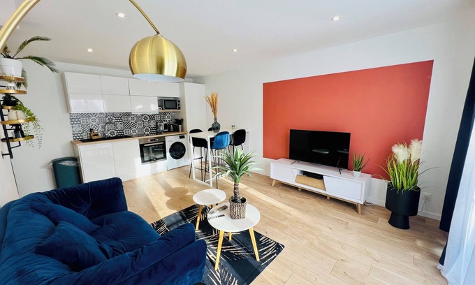 Le Marais Apartment | Warm, modern cocoon 5 minutes from the center