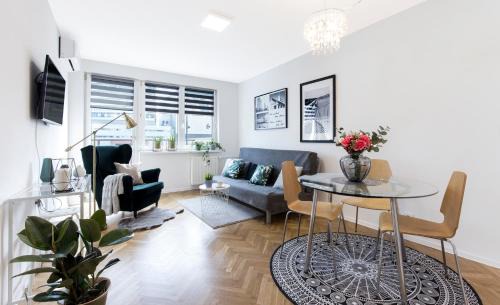 Mirow Apartment | Warsawrent Apartamenty Centralna