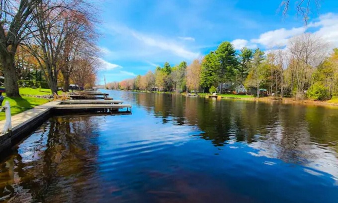 Severn Bridge Cottage | Washago Waterfront : Hot Tub, Sauna, ATV/Snowmobile Access, Fishing Paradise