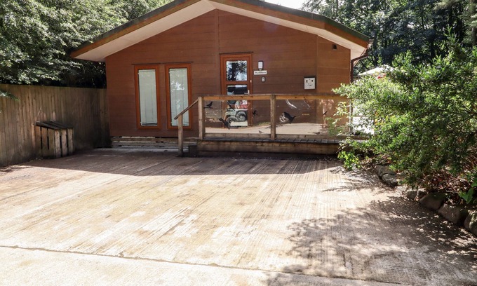 Ripley Cottage | WASHBURN LODGE, romantic, with a garden in Darley