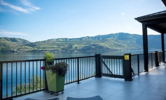 Manson House | WATER FRONT - PRIVATE POOL AND DOCK W/BUOY