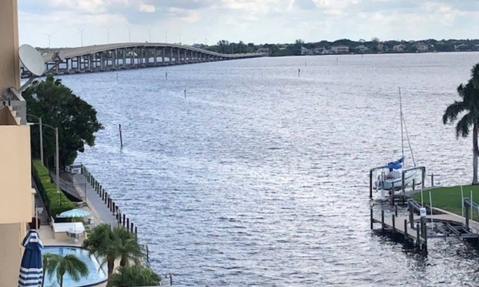 Caloosahatchee Condo | Water Gulf Bay View Condo, pool, fishing +
