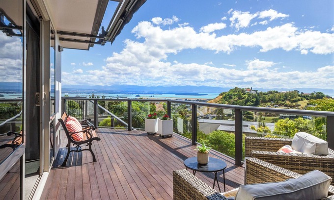 Nelson House | Water Views - Lovingly renovated with all the modern home comfort & convenience