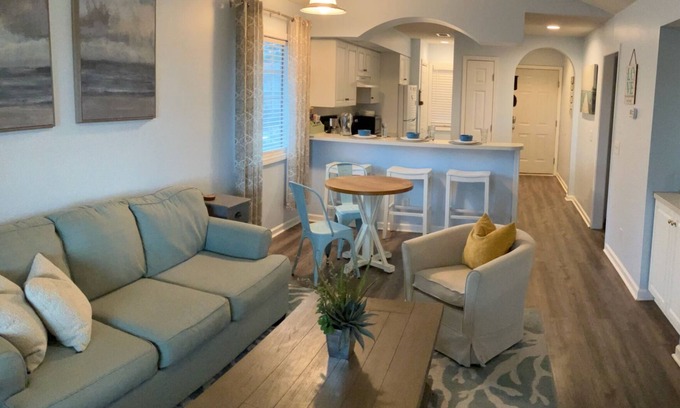 North Myrtle Beach Condo | WATERFRONT 2 Bed/2Bath Condo near North Myrtle Beach and Cherry Grove