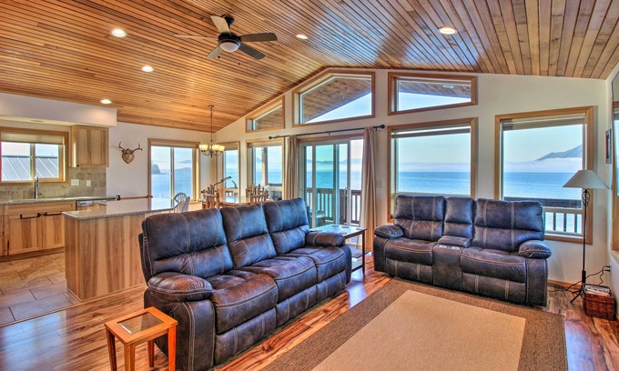 Craig Apartment | Waterfront Apt w/Mtn View, Walk Into Town!