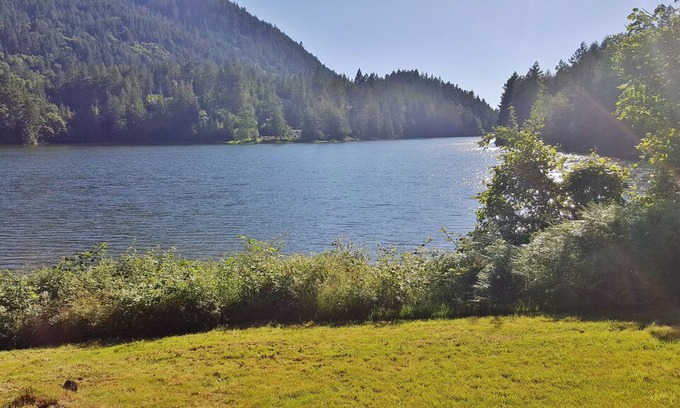 Madeira Park Cabin | Waterfront Cottage On Oyster Bay in Pender Harbour, beautiful views, private