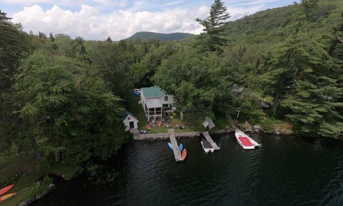 Glover Cottage | Waterfront cottage on beautiful Vermont lake