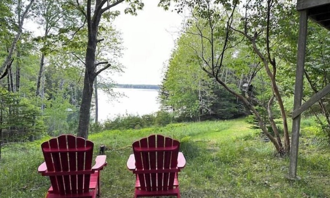 Saint George House | Waterfront Cottage on Private Cove in Tenants Harbor w 2+ bedrooms and 2 baths.