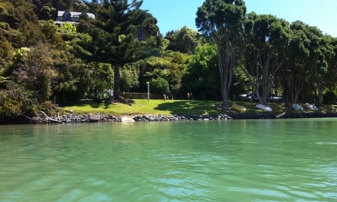 Russell House | Waterfront cottage, Te Wahapu Bay, Russell.