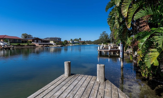Sussex Inlet House | Waterfront Delight on Cater