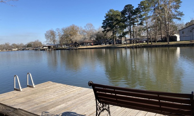 Oakhurst House | Waterfront Family Lake House with Gameroom