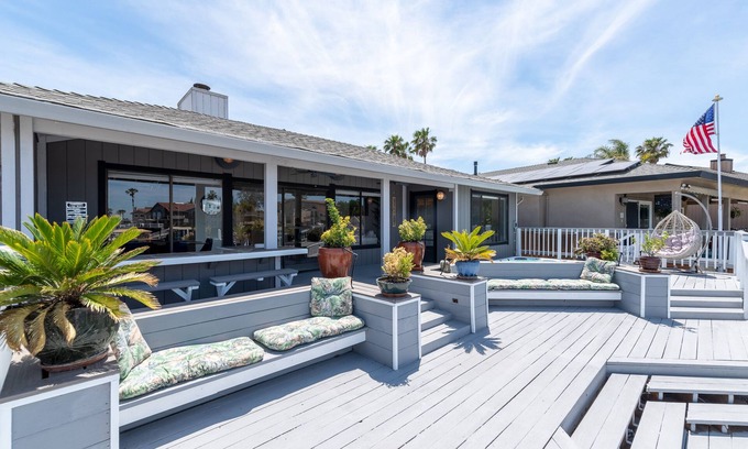 Discovery Bay House | Waterfront Haven