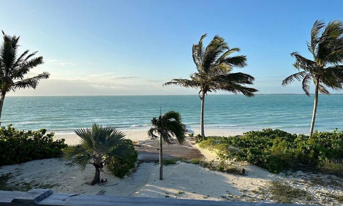 Treasure Cay House | Waterfront Home - Deep Water Dockage-Private Beach