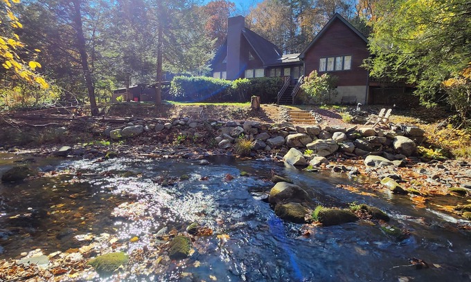 Cresco House | Waterfront Home in the Poconos, Dog friendly