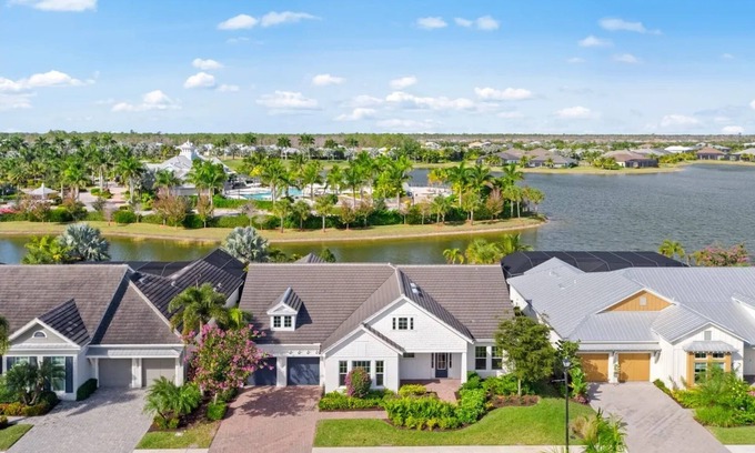 Naples House | Waterfront House in Naples Reserve