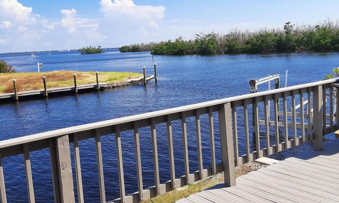 Saint James City House | Waterfront House, 2 Bdr, 2 bath, Boat Lift, Trailer Parking, and 2 Kayaks