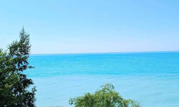 Dashwood Cottage | Waterfront, Lake Huron, Sunset, Grand Bend, Golf, Dining, Theatre,