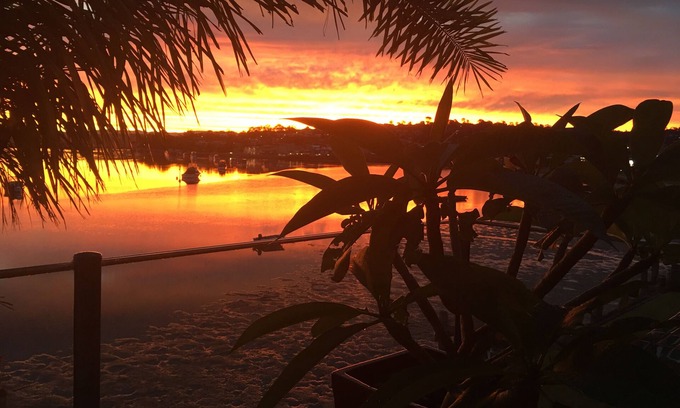 Merimbula Apartment | "Waterfront" on Merimbula Lake 2 Bedroom Apartment.
