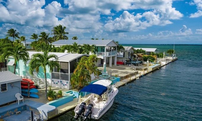 Little Torch Key House | Waterfront Paradise in Florida Keys. Free use of Kayaks, and more!