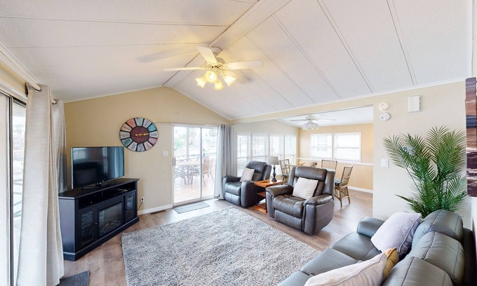 Port Isabel House | Waterfront Park Model Home w/boat slip & shared pools, hot tub,tennis, gym