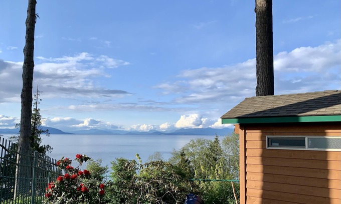 Regional District of Nanaimo House | Waterfront private room in Nanaimo with free parking