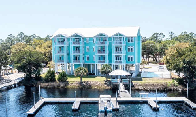 Steinhatchee Condo | Waterfront, RIVERS EDGE CONDO #1B-BLDG 2 PRIVATE DOCK and ASSIGNED BOAT SLIP!