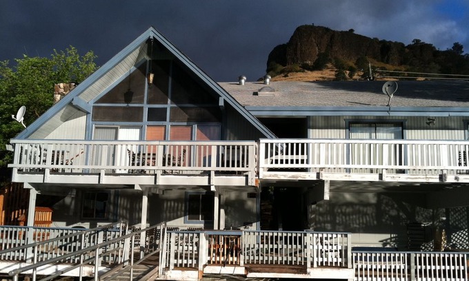 Copperopolis Villa | Waterfront Vacation home on Lake Tulloch with Large Boat Dock