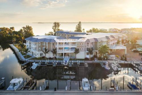 Holmes Beach Hotel | Waterline Villas & Marina, Autograph Collection
