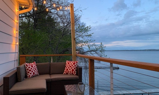 Geneva House | Waters Edge Lakefront with Kayaks, Fire Pit and Dock