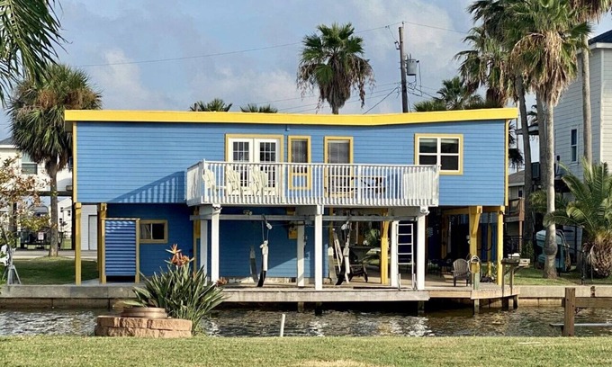 Terramar Beach House | WATERSIDE DREAM BEACH/CANAL HOME (Best of both world's canal/beach home)