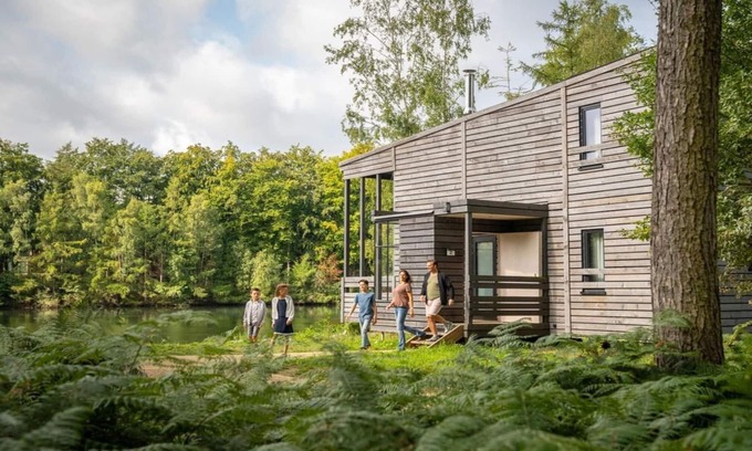 Maubray Villa | Waterside Elegance Retreat