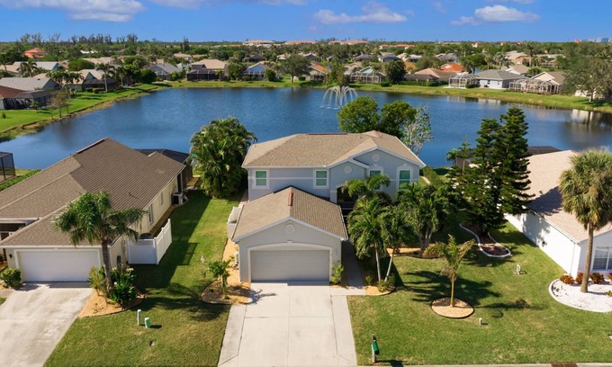 Beachwalk Isles House | Waterview! 5 Bedrooms! 10 minutes to Fort Myers Beach!