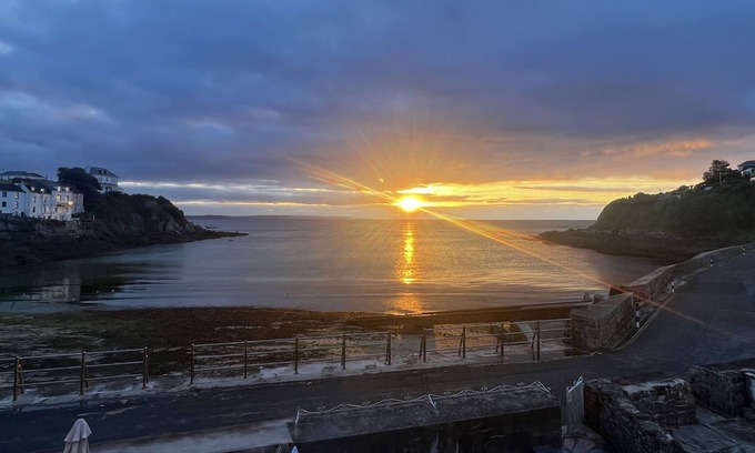 Portmellon Cottage | WAVES END, romantic, character holiday cottage in Mevagissey