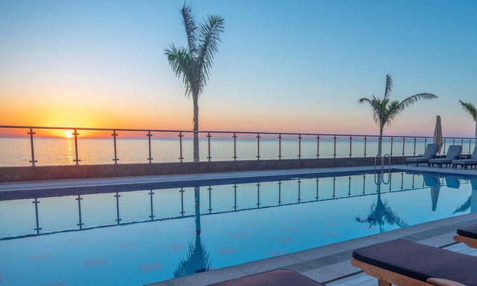 Umluj Hotel | Waves Hotel