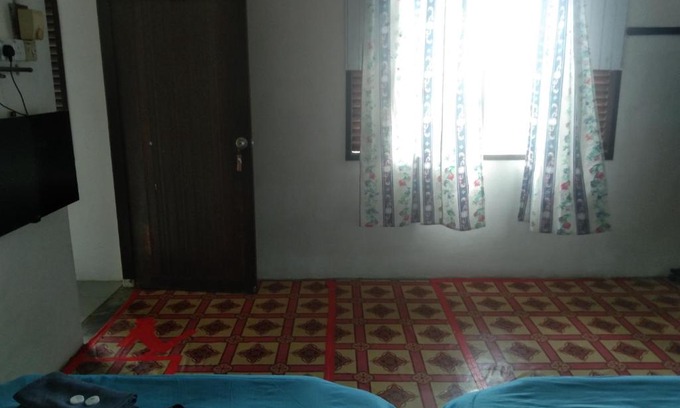 Kampung Semut Api House | weaayah guesthouse