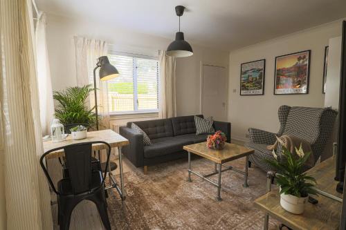 Pitlochry House | Wee Cottage with hot tub in beautiful Pitlochry